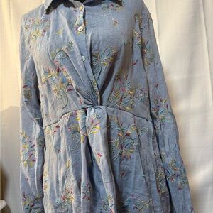 Embroidered Soft Blue Tunic/Top!Feminine Sweet Pastel Flowers. 4 Season-Wear!EUC